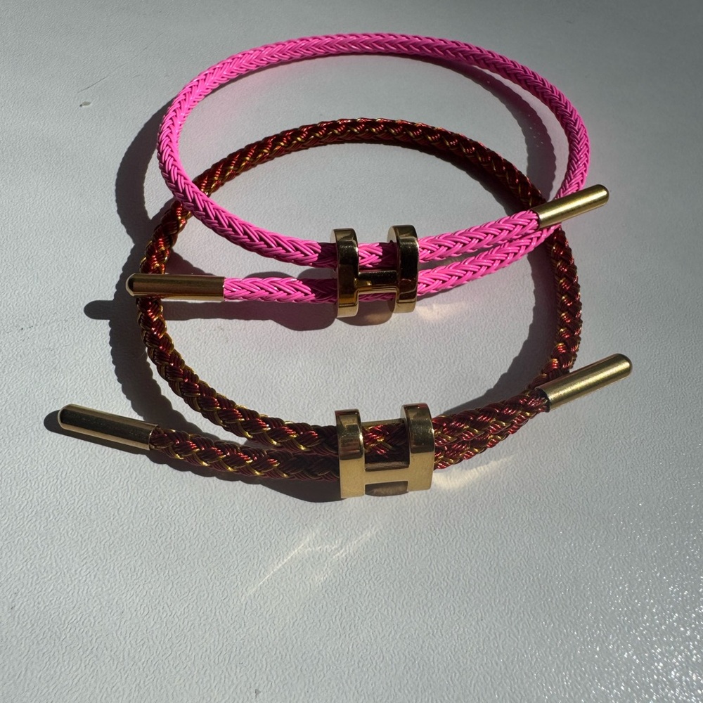 ADJUSTABLE H BRACELET